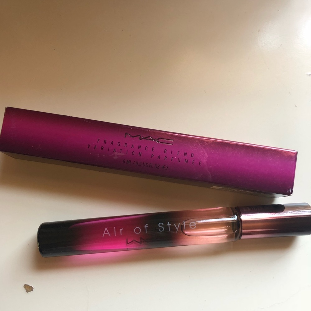 MAC air of style fragrance